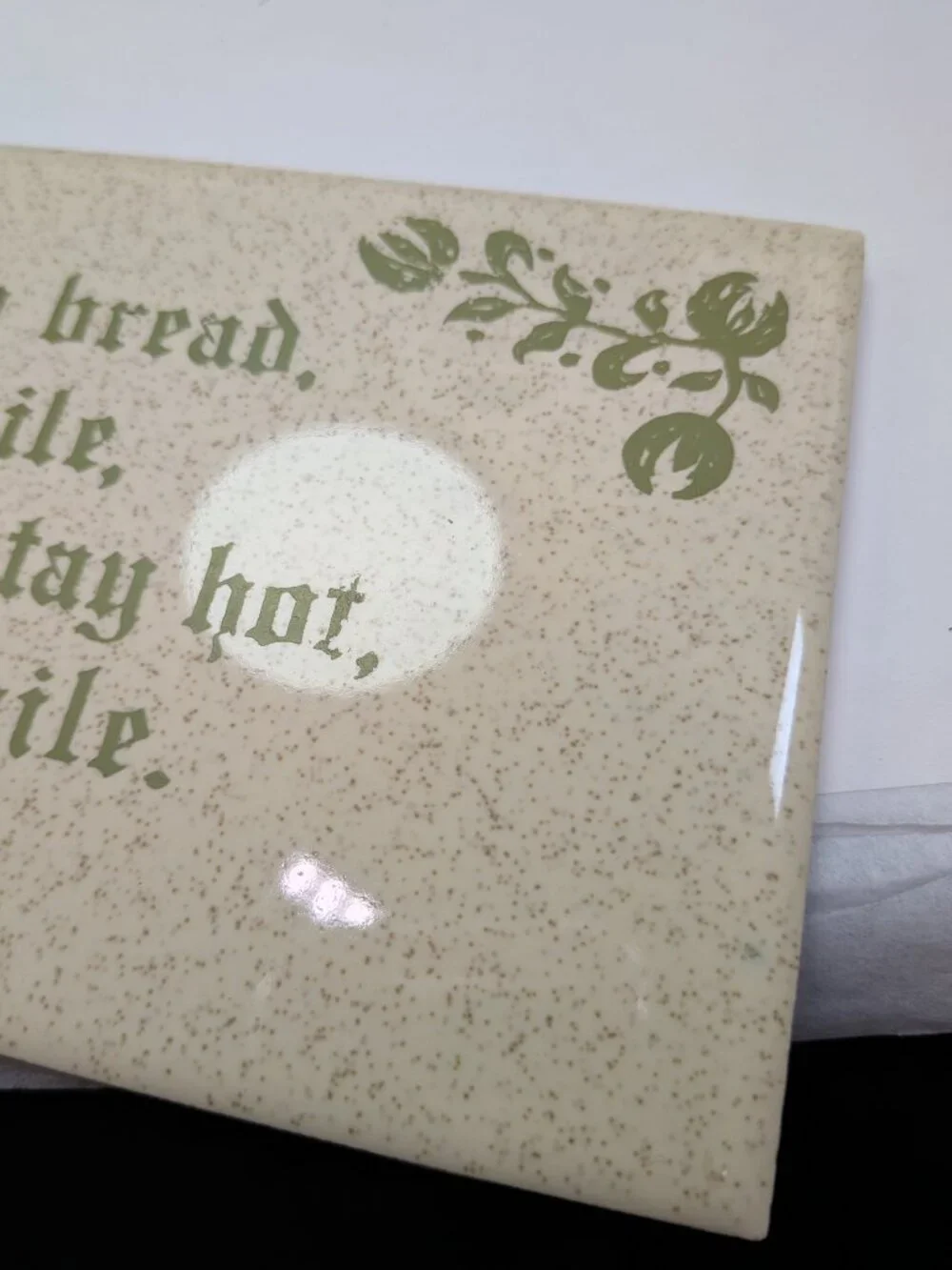 Vintage Wood Bread Warmer Basket & Mid-State Ceramic Tile Insert also a Riser